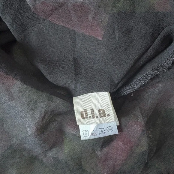 Rare DIA gyaru and harajuku style top - Picture 3 of 3